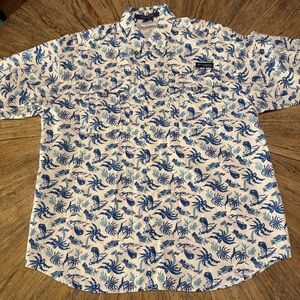 Men’s Columbia PFG fishing shirt Hawaiian Tiki print blue white medium vented